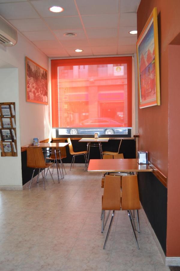פיגוארז Hostal Bartis מראה חיצוני תמונה