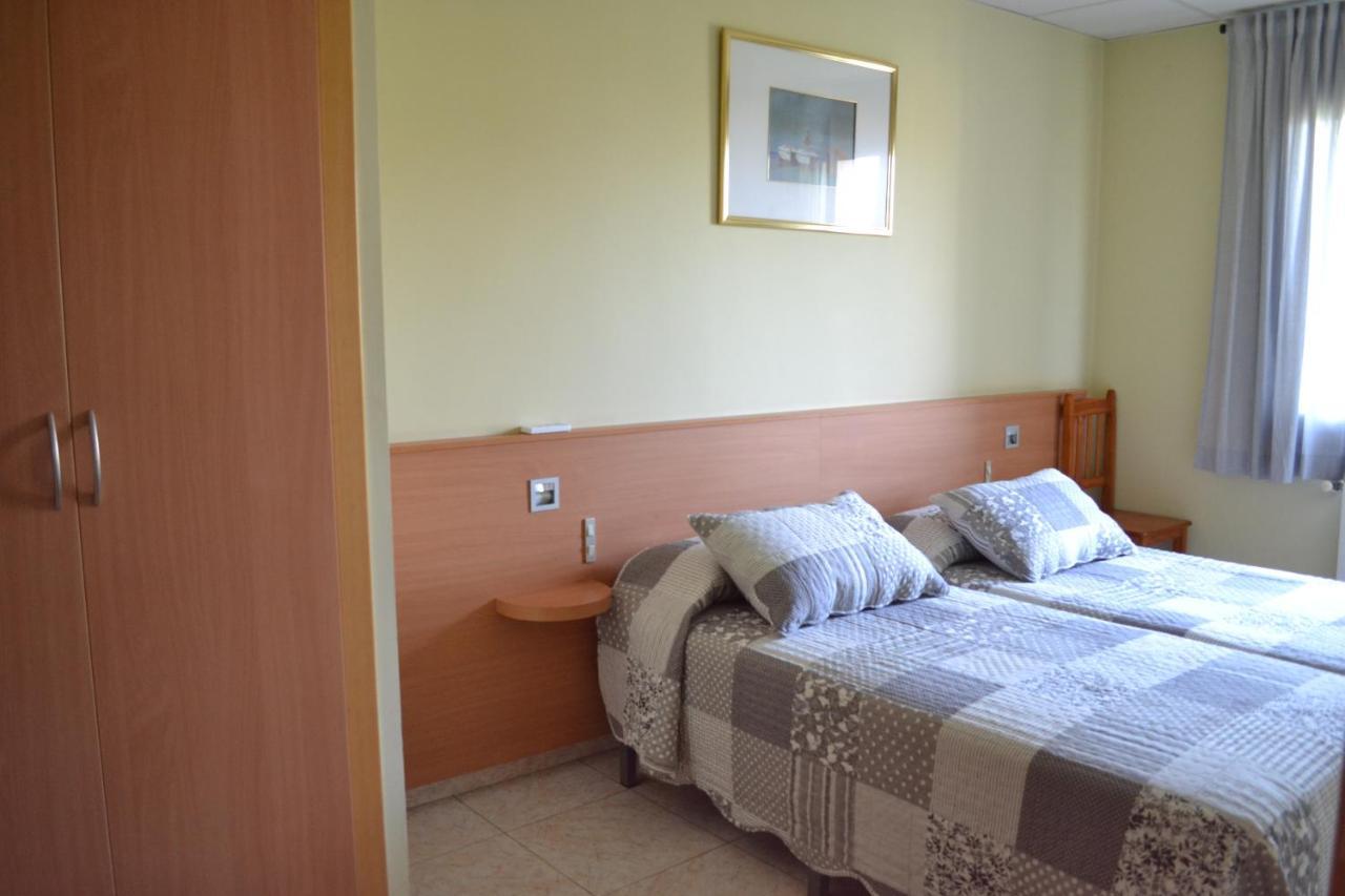 פיגוארז Hostal Bartis מראה חיצוני תמונה