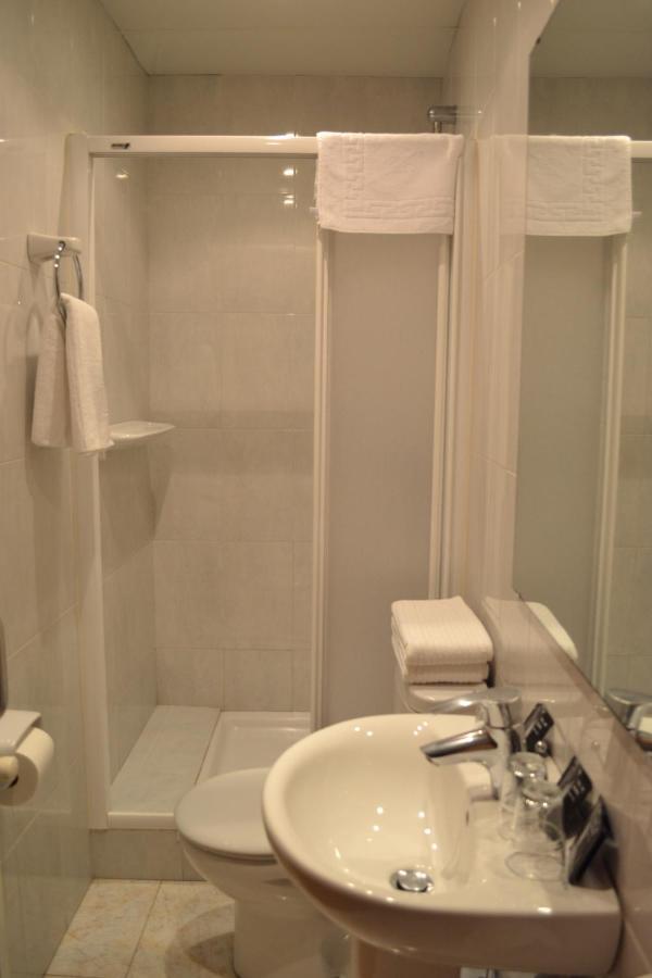 פיגוארז Hostal Bartis מראה חיצוני תמונה