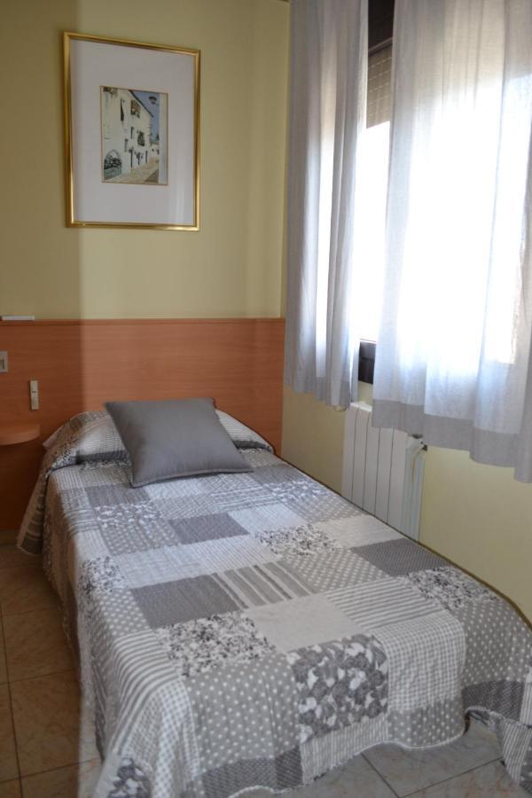 פיגוארז Hostal Bartis מראה חיצוני תמונה