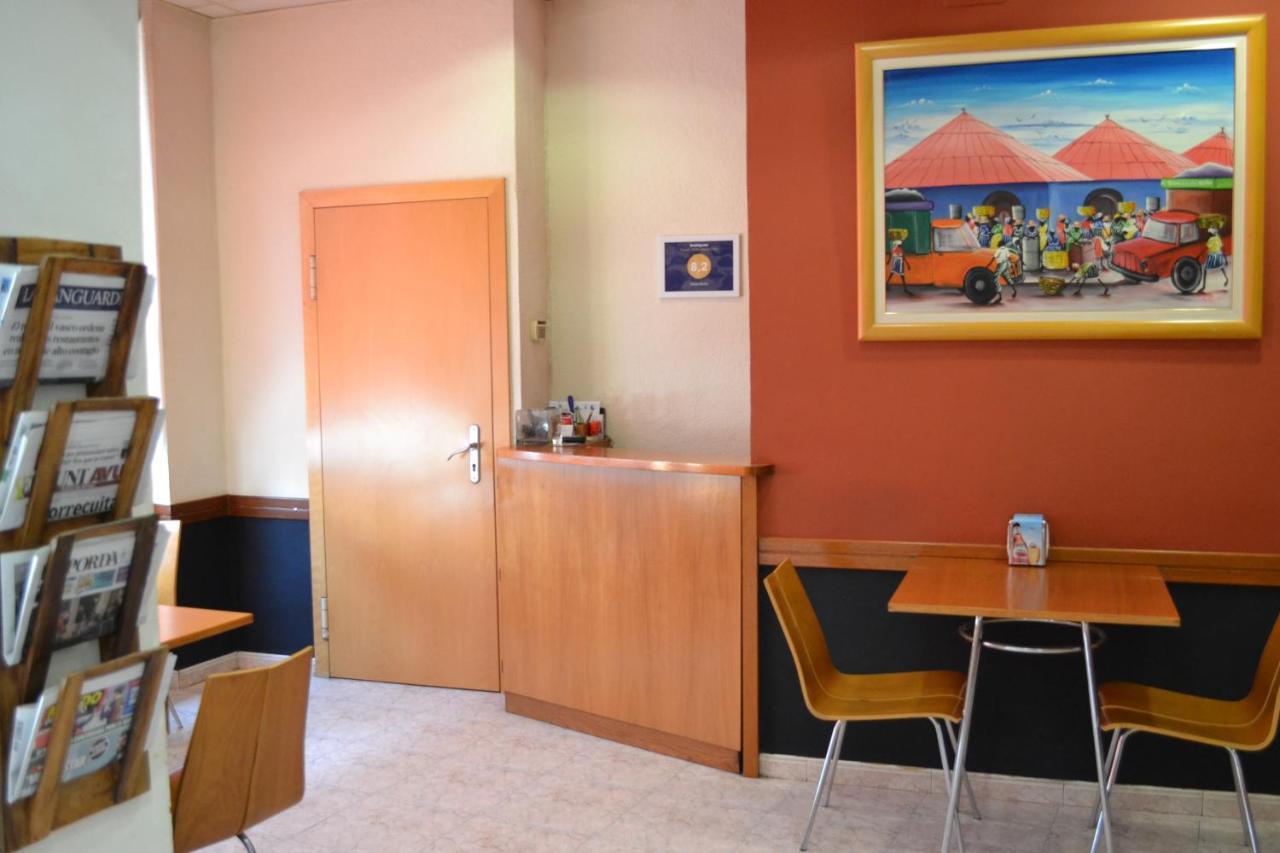 פיגוארז Hostal Bartis מראה חיצוני תמונה